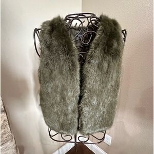 TOPSHOP Army Green Faux Fur Vest, EUC!
